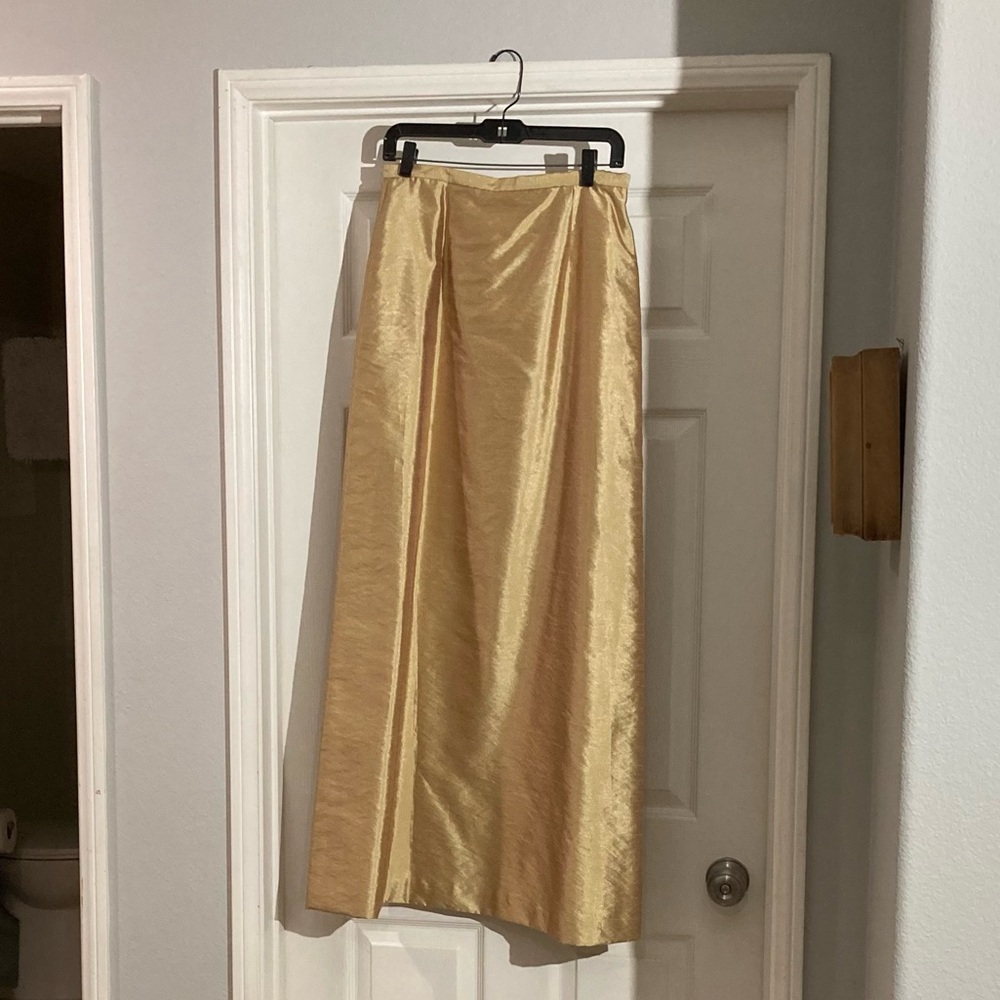 Elegant Women’s Floor-Length Taffeta Gold Skirt